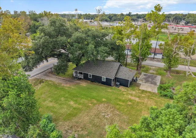 Photo 3 of Single family home for sale at 5201 Main St, Santa Fe, TX 77510 | MLS# 72518101 | Listing updated on 2026-09-05