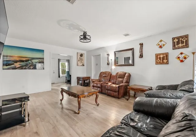 Photo 4 of Single family home for sale at 5201 Main St, Santa Fe, TX 77510 | MLS# 72518101 | Listing updated on 2026-09-05