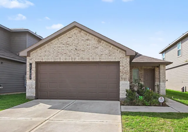 Photo 2 of Single family home for sale at 1839 Laurel Valley Dr, Houston, TX 77014 | MLS# 14612937 | Listing updated on 2026-10-07