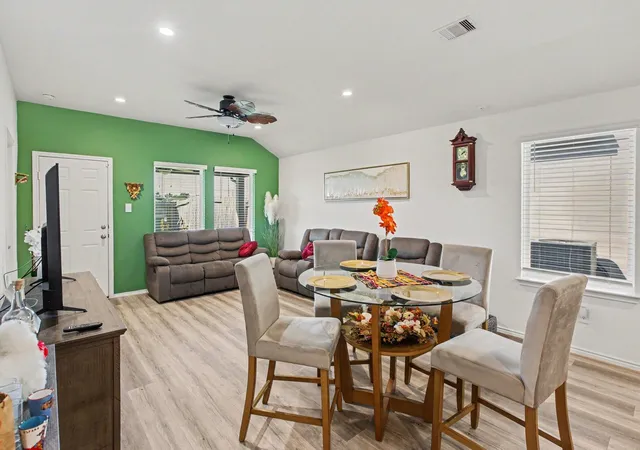 Photo 4 of Single family home for sale at 1839 Laurel Valley Dr, Houston, TX 77014 | MLS# 14612937 | Listing updated on 2026-10-07