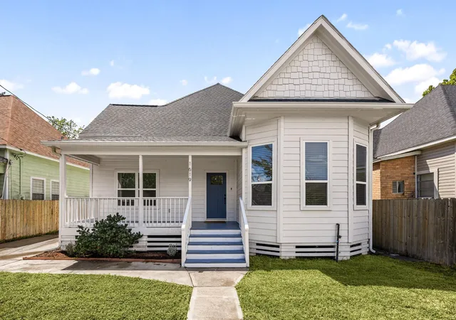 Photo 2 of Sale Pending at 1619 Terry St, Houston, TX 77009 | MLS# 5403658 | Listing updated on 2026-10-02