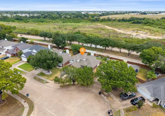 Photo 2 of Single family home for sale at 6714 Hertford Park Dr, Houston, TX 77084 | MLS# 76036952 | Listing updated on 2026-09-19