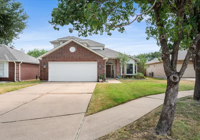 Photo 3 of Single family home for sale at 6714 Hertford Park Dr, Houston, TX 77084 | MLS# 76036952 | Listing updated on 2026-09-19