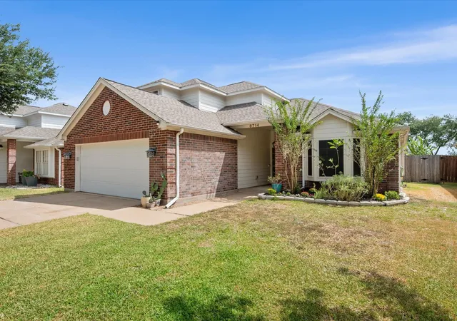 Photo 3 of Single family home for sale at 6714 Hertford Park Dr, Houston, TX 77084 | MLS# 76036952 | Listing updated on 2026-09-19