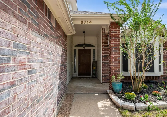 Photo 4 of Single family home for sale at 6714 Hertford Park Dr, Houston, TX 77084 | MLS# 76036952 | Listing updated on 2026-09-19