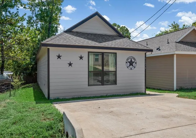Photo 1 of Single family home for sale at 11636 Vistawood St, Willis, TX 77318 | MLS# 22209615 | Listing updated on 2026-09-18