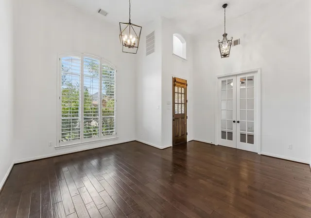 Photo 4 of Single family home for sale at 8210 Thunder Ridge Way, Missouri City, TX 77459 | MLS# 5996615 | Listing updated on 2026-09-15