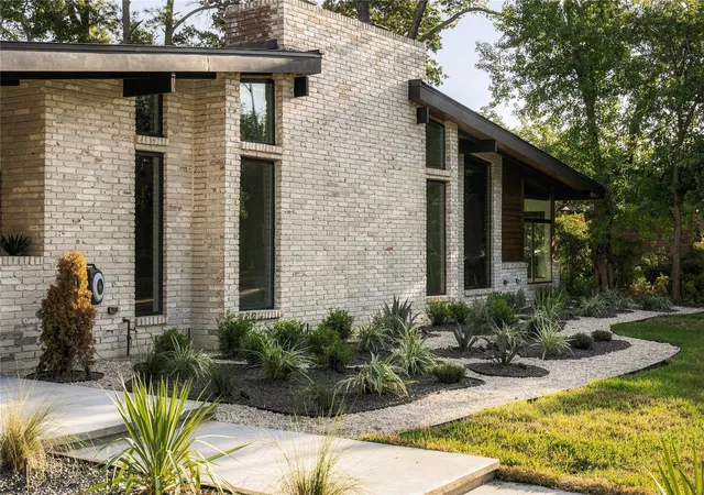 Photo 3 of Single family home for sale at 2510 Underwood St, Houston, TX 77030 | MLS# 91496184 | Listing updated on 2026-10-08