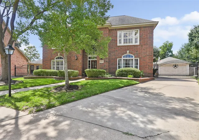 Photo 2 of Single family home for sale at 15615 Wildwood Run, Cypress, TX 77433 | MLS# 15001677 | Listing updated on 2026-09-11