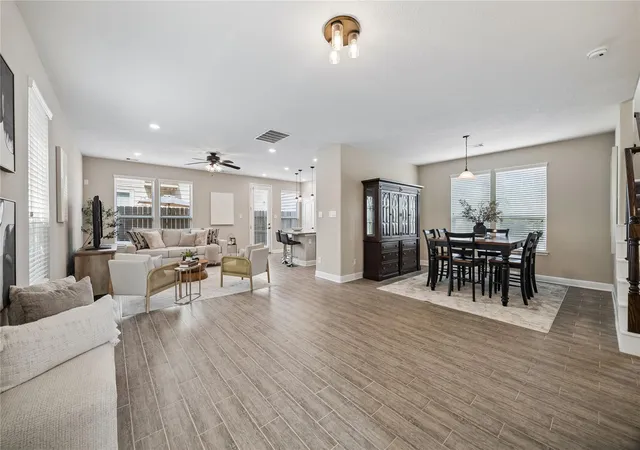 Photo 3 of Single family home for sale at 1851 Cmns Glen Dr, Houston, TX 77080 | MLS# 29992085 | Listing updated on 2026-09-20