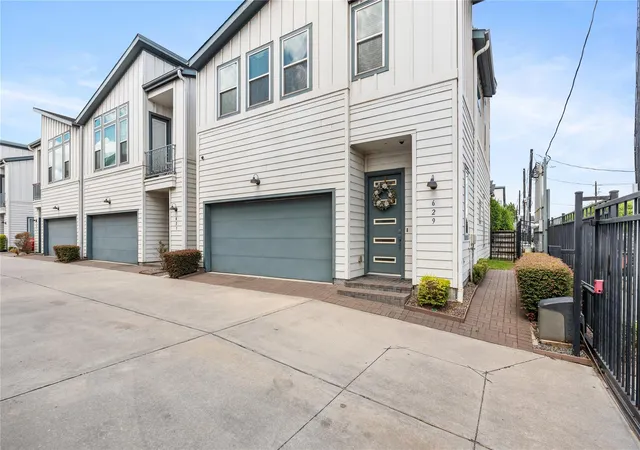 Single family home for sale at 629 Press St, Houston, TX 77020 | MLS# 35880708