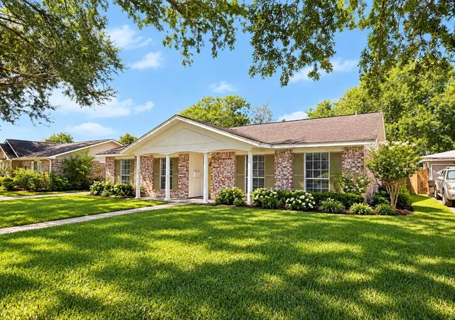 Photo 2 of Single family home for sale at 9030 Jackwood St, Houston, TX 77036 | MLS# 3377705 | Listing updated on 2026-09-24