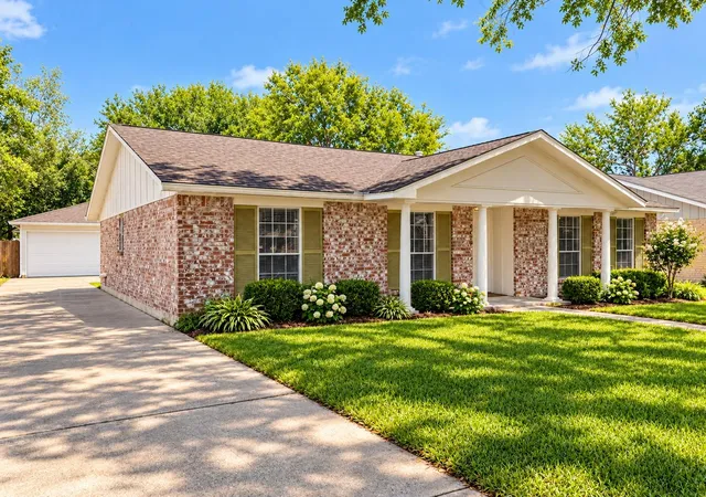 Photo 3 of Single family home for sale at 9030 Jackwood St, Houston, TX 77036 | MLS# 3377705 | Listing updated on 2026-09-24