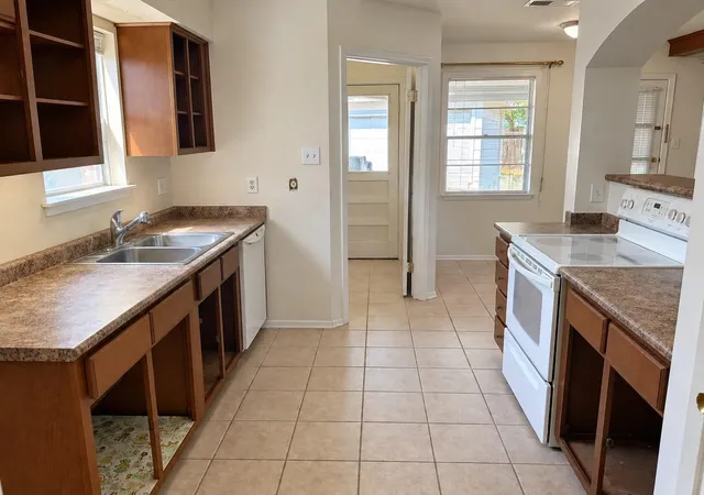 Photo 4 of Single family home for sale at 9030 Jackwood St, Houston, TX 77036 | MLS# 3377705 | Listing updated on 2026-09-24