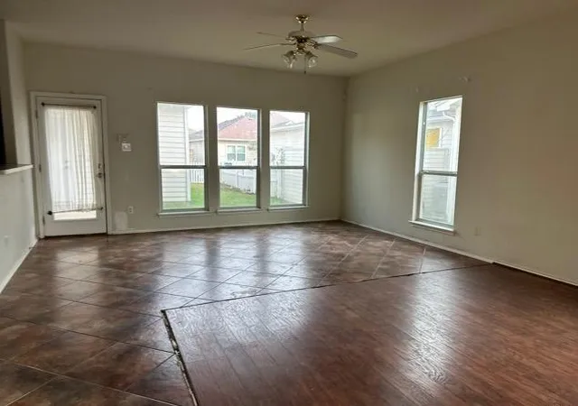 Photo 4 of Single family home for sale at 164 Whitewing Way, Floresville, TX 78114 | MLS# 19212473 | Listing updated on 2026-09-03
