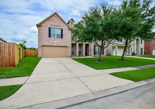 Photo 1 of Single family home for sale at 11207 Burmese Ln, Sugar Land, TX 77478 | MLS# 8366382 | Listing updated on 2026-09-07