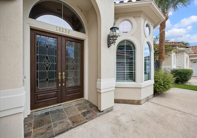 Photo 2 of Single family home for sale at 14239 Flower Crk Ln, Houston, TX 77077 | MLS# 83366350 | Listing updated on 2026-10-09