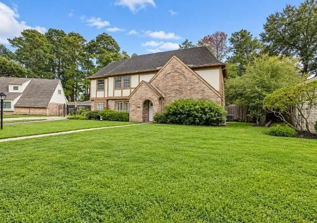 Photo 2 of Single family home for sale at 7411 Bairnsdale Ln, Houston, TX 77070 | MLS# 89782782 | Listing updated on 2026-09-09