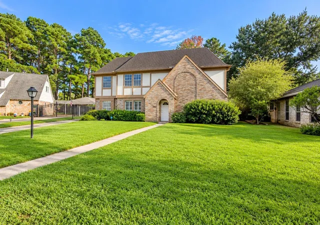 Photo 3 of Single family home for sale at 7411 Bairnsdale Ln, Houston, TX 77070 | MLS# 89782782 | Listing updated on 2026-09-09