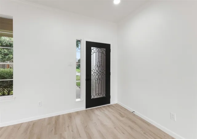 Photo 4 of Single family home for sale at 2518 Willow Springs Ln, Sugar Land, TX 77479 | MLS# 55248834 | Listing updated on 2026-09-12