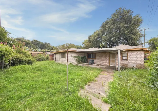 Photo 3 of Single family home for sale at 3230 Garapan St, Houston, TX 77091 | MLS# 76890301 | Listing updated on 2026-09-11