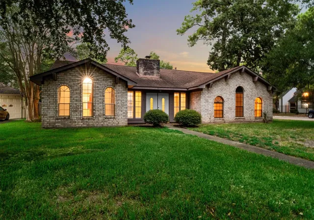 Photo 3 of Single family home for sale at 2931 Big Springs Dr, Kingwood, TX 77339 | MLS# 48097306 | Listing updated on 2026-09-19