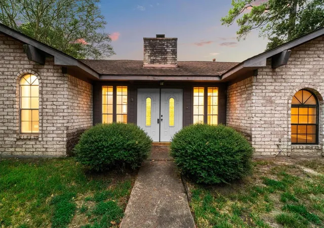 Photo 3 of Single family home for sale at 2931 Big Springs Dr, Kingwood, TX 77339 | MLS# 48097306 | Listing updated on 2026-09-19