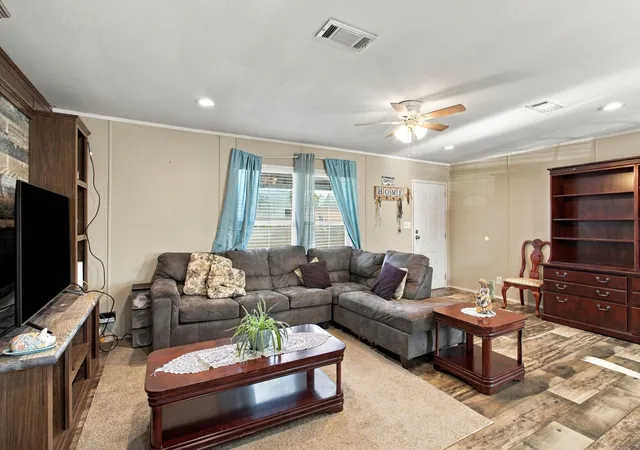 Photo 4 of Single family home for sale at 152 Road 5128, Cleveland, TX 77327 | MLS# 56924101 | Listing updated on 2026-09-17
