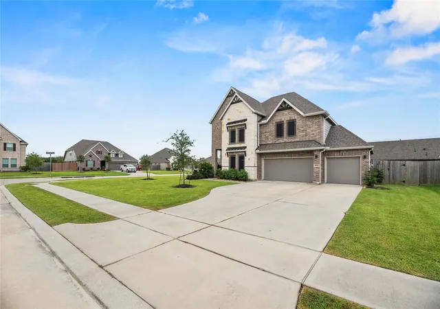Photo 4 of Single family home for sale at 14906 Pinehurst Ave, Baytown, TX 77523 | MLS# 26568435 | Listing updated on 2026-09-19