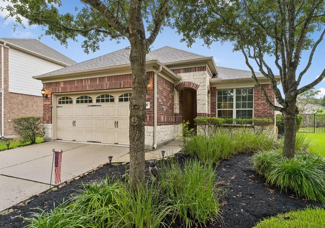 Photo 1 of Single family home for sale at 47 Canterborough Pl, Tomball, TX 77375 | MLS# 97630974 | Listing updated on 2026-09-13