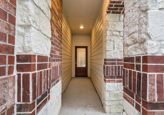 Photo 4 of Single family home for sale at 47 Canterborough Pl, Tomball, TX 77375 | MLS# 97630974 | Listing updated on 2026-09-13