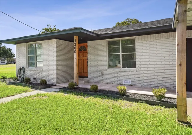 Photo 3 of Single family home for sale at 1300 Basin St, Bay City, TX 77414 | MLS# 51480359 | Listing updated on 2026-09-08