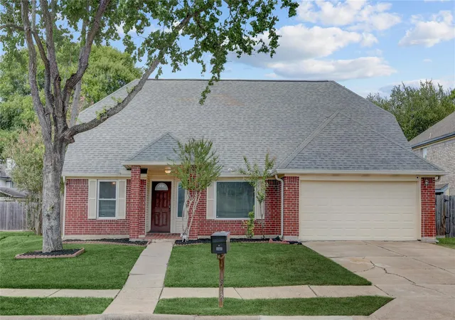 Photo 1 of Single family home for sale at 2513 Hadley Cir, Sugar Land, TX 77478 | MLS# 22466576 | Listing updated on 2026-10-04