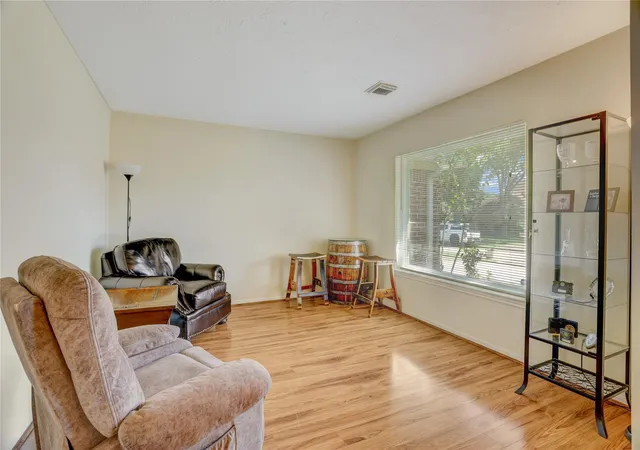 Photo 4 of Single family home for sale at 2513 Hadley Cir, Sugar Land, TX 77478 | MLS# 22466576 | Listing updated on 2026-10-04