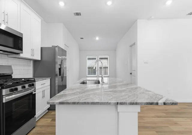Photo 3 of Single family home for sale at 4117 Bronco Sta Ln, League City, TX 77573 | MLS# 90192317 | Listing updated on 2026-09-11