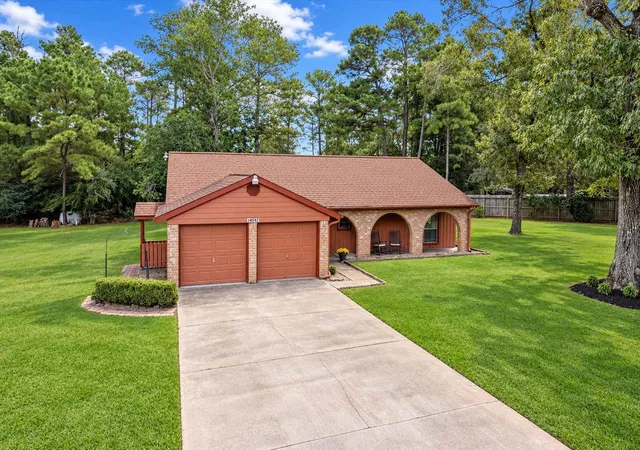 Photo 3 of Single family home for sale at 34514 Kristine Dr, Pinehurst, TX 77362 | MLS# 30732933 | Listing updated on 2026-09-26