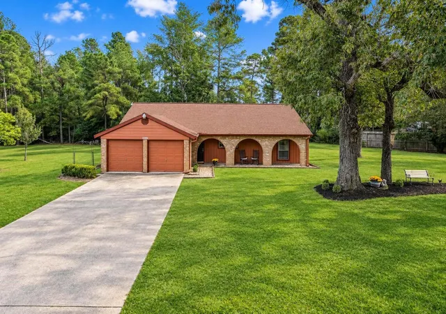 Photo 3 of Single family home for sale at 34514 Kristine Dr, Pinehurst, TX 77362 | MLS# 30732933 | Listing updated on 2026-09-26