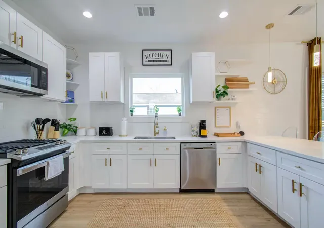 Photo 4 of Single family home for sale at 1415 E 31st Street, Houston, TX 77022 | MLS# 47309571 | Listing updated on 2026-10-08