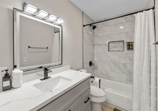 Photo 3 of Single family home for sale at 406 Christina Ln, Friendswood, TX 77546 | MLS# 21200374 | Listing updated on 2026-10-02