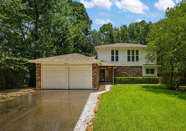 Photo 1 of Single family home for sale at 4 River Birch Ln, Spring, TX 77380 | MLS# 70037932 | Listing updated on 2026-09-04