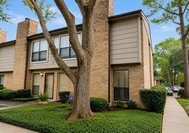 Photo 1 of Sale Pending at 2110 Wilcrest Dr #101, Houston, TX 77042 | MLS# 50475723 | Listing updated on 2026-09-27