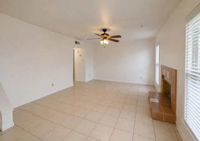 Photo 3 of Sale Pending at 2110 Wilcrest Dr #101, Houston, TX 77042 | MLS# 50475723 | Listing updated on 2026-09-27
