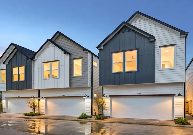 Photo 2 of Single family home for sale at 1918 Luna Woods Ln, Houston, TX 77055 | MLS# 17399977 | Listing updated on 2026-09-13