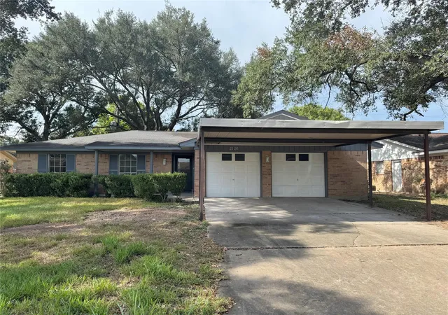 Photo 1 of Sale Pending at 2126 Ripple Crk Dr, Rosenberg, TX 77471 | MLS# 84284990 | Listing updated on 2026-10-02