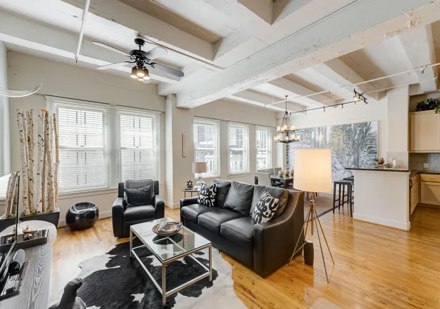 Photo 1 of Condo for sale at 1120 Texas St #5D, Houston, TX 77002 | MLS# 27619658 | Listing updated on 2026-09-04