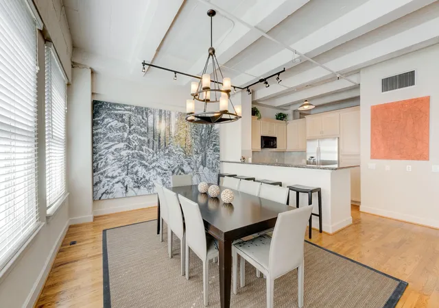 Photo 3 of Condo for sale at 1120 Texas St #5D, Houston, TX 77002 | MLS# 27619658 | Listing updated on 2026-09-04