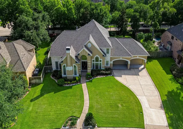 Photo 1 of Single family home for sale at 7706 Long Shadows Dr, Sugar Land, TX 77479 | MLS# 56749852 | Listing updated on 2026-09-20