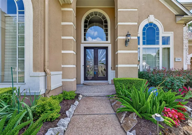 Photo 3 of Single family home for sale at 7706 Long Shadows Dr, Sugar Land, TX 77479 | MLS# 56749852 | Listing updated on 2026-09-20