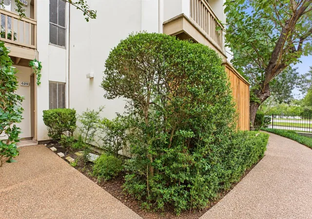 Photo 1 of Condo for sale at 2100 Tanglewilde St #629, Houston, TX 77063 | MLS# 43598648 | Listing updated on 2026-09-09