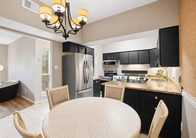 Photo 3 of Condo for sale at 2100 Tanglewilde St #629, Houston, TX 77063 | MLS# 43598648 | Listing updated on 2026-09-09